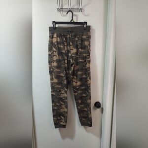 Boy's Wonder Nation Camouflage Pants XXL 18